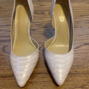 Beautiful pink Michael Kors pumps